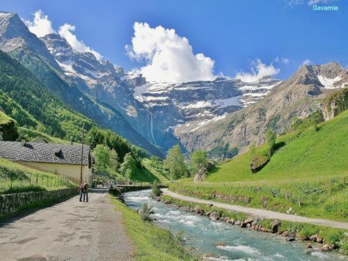 Hotel Saint Vincent Bagneres-de-Bigorre Bagian luar foto